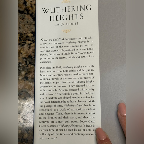Wuthering Heights by Emily Brontë Hardcover Version - Picture 2 of 6